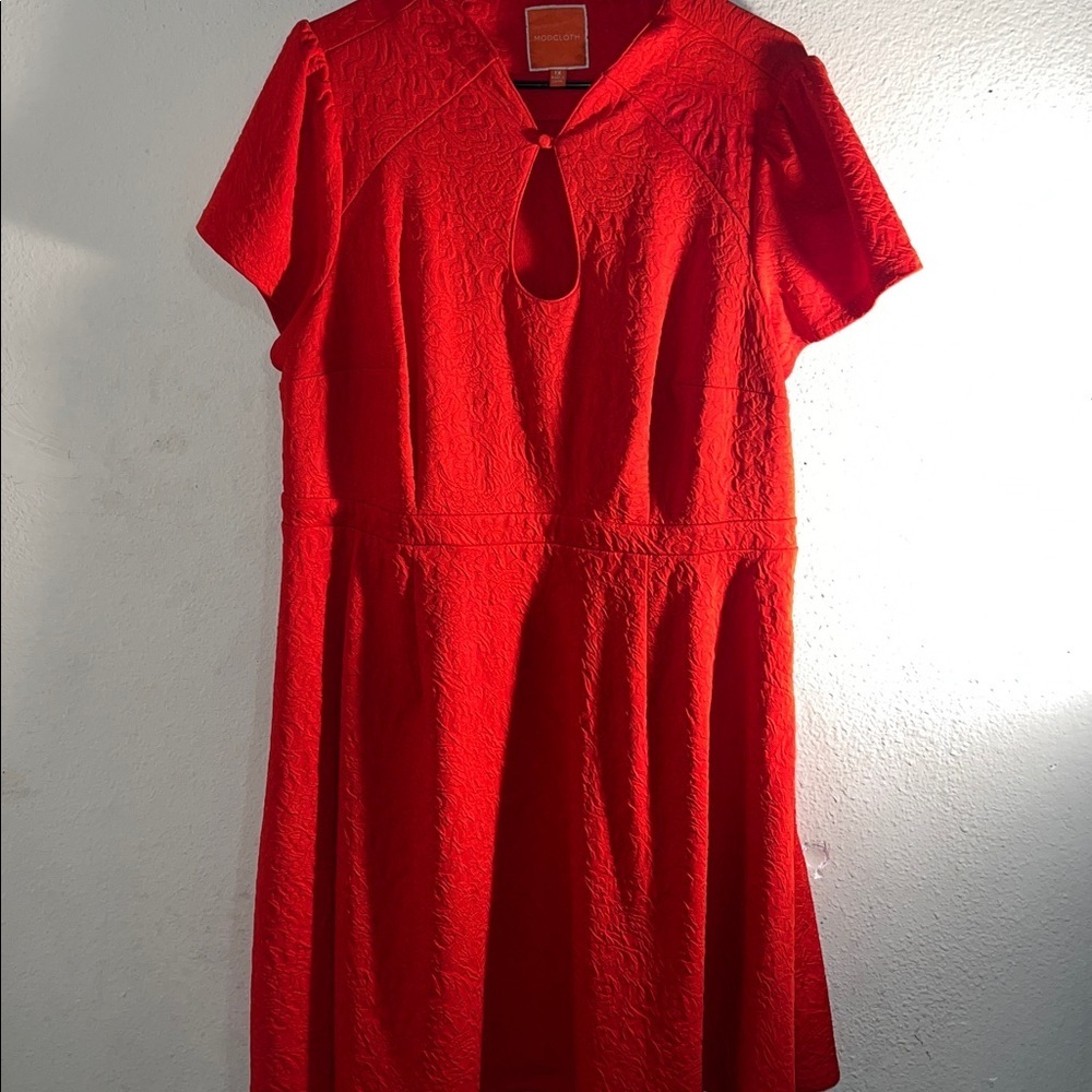 Modcloth Scarlet Keyhole Dress